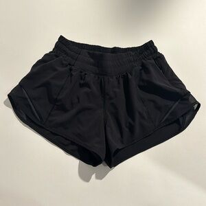 Lululemon Hotty Hot low rise 2.5” shorts